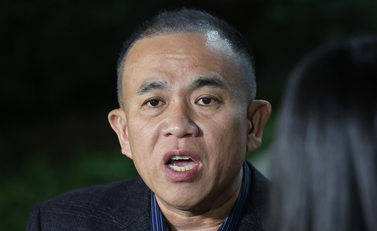 김건희 여사 공천 개입 의혹과 미래한국연구소의 불법 여론조사 의혹 등 사건의 핵심 인물인 명태균 씨가 8일 오후 경남 창원시 성산구 창원지방검찰청(창원지검)에서 나오고 있다. 2024.11.8